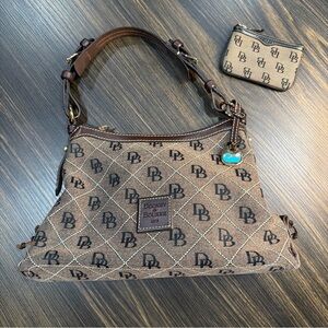 Dooney & Bourke American Signature Shoulder Bag With Cash Holder